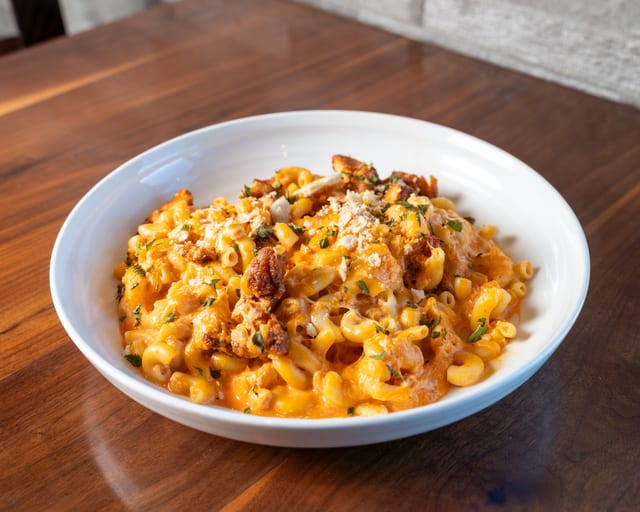 Buffalo Chicken Mac & Cheese (GF).